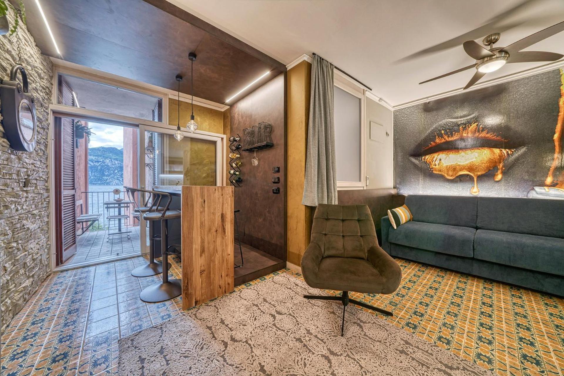 City Central Apartment Romantic Lakefront Balcony - Malcesine - Porto Vecchio 11 Екстер'єр фото